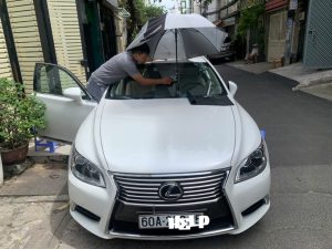 Tại sao phải hàn kính chắn gió xe ô tô?