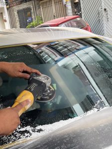 Xóa xước kính và đánh bóng kính tận nơi
